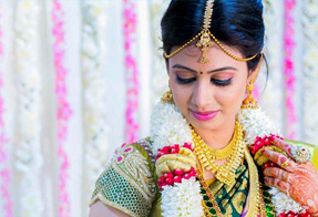 Awesome Women's Beauty Parlour & Stichings Awesome Women's Beauty Parlour & Stichings